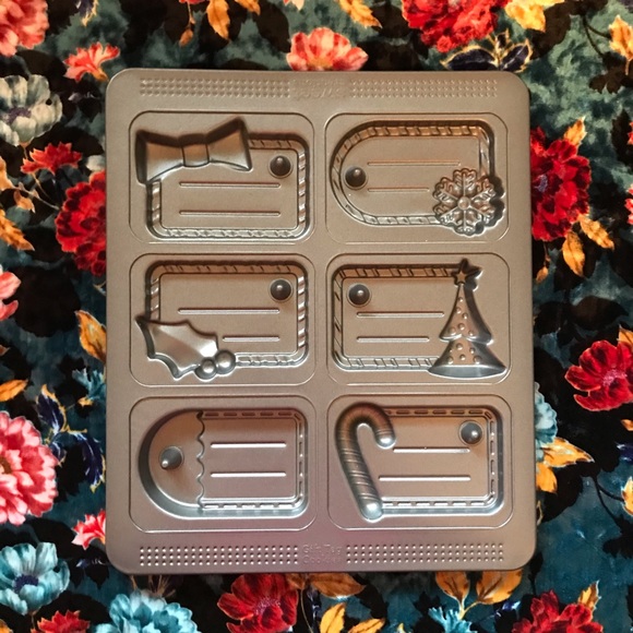 Gift Tag Cookie Sheet - Picture 10 of 11